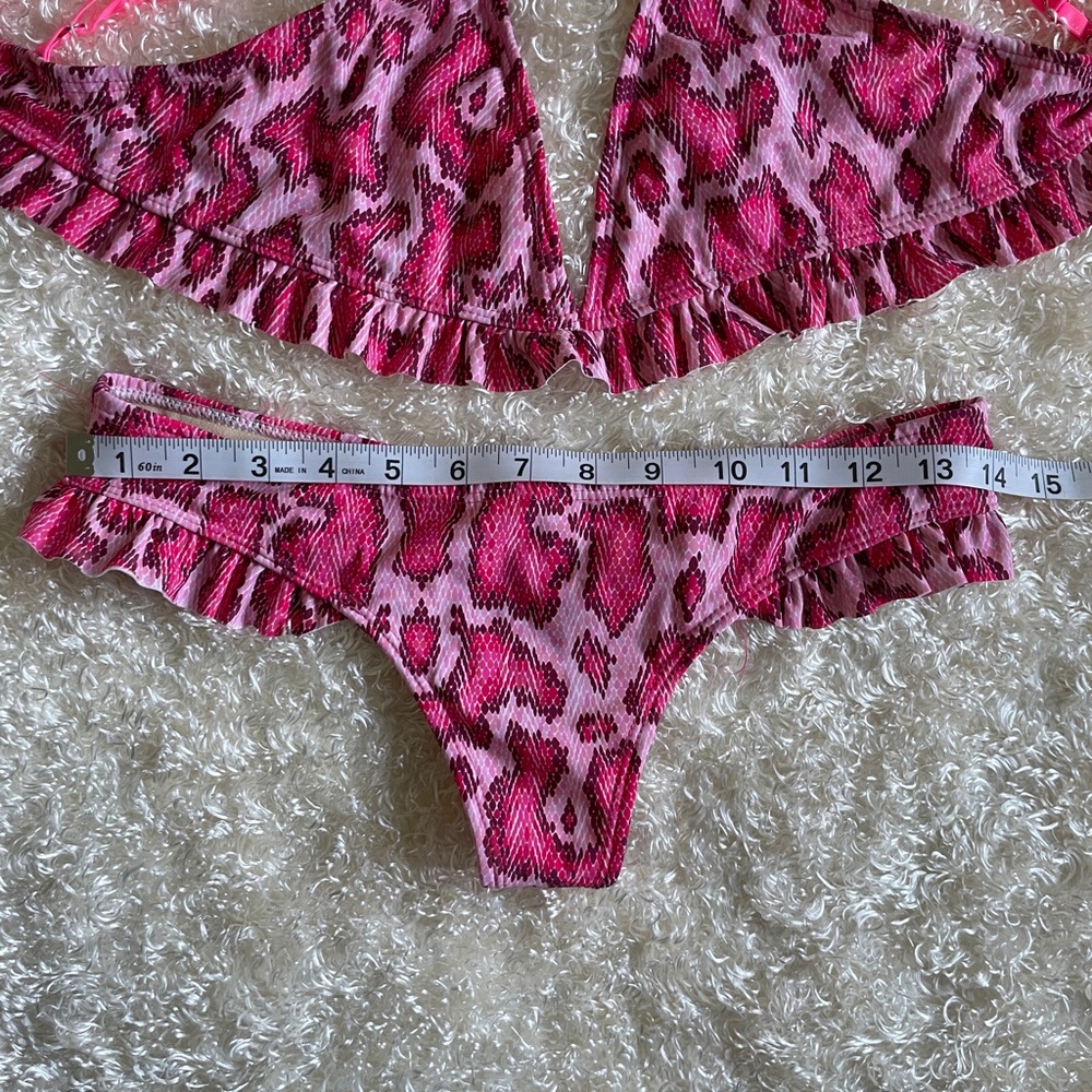 Bikini - Picture 4 of 7
